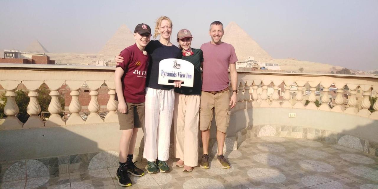 Queen Pyramids View Inn Kafret el-Gabal Exteriör bild